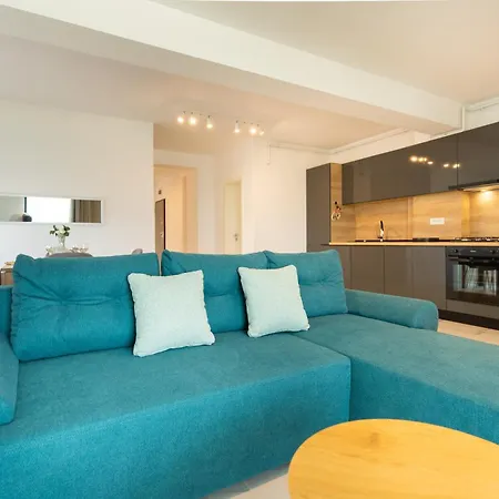 Panorama Apartment *